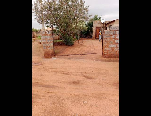 2 BEDROOM HOUSE FOR SALE IN ROODEKOP EXT 21